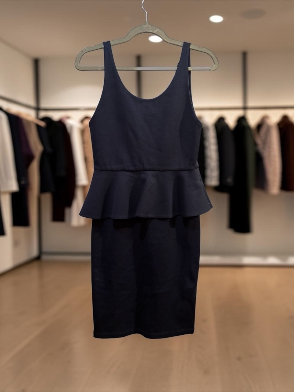 Alice + Olivia Employed black Sleeveless Peplum Sheath dress size 4